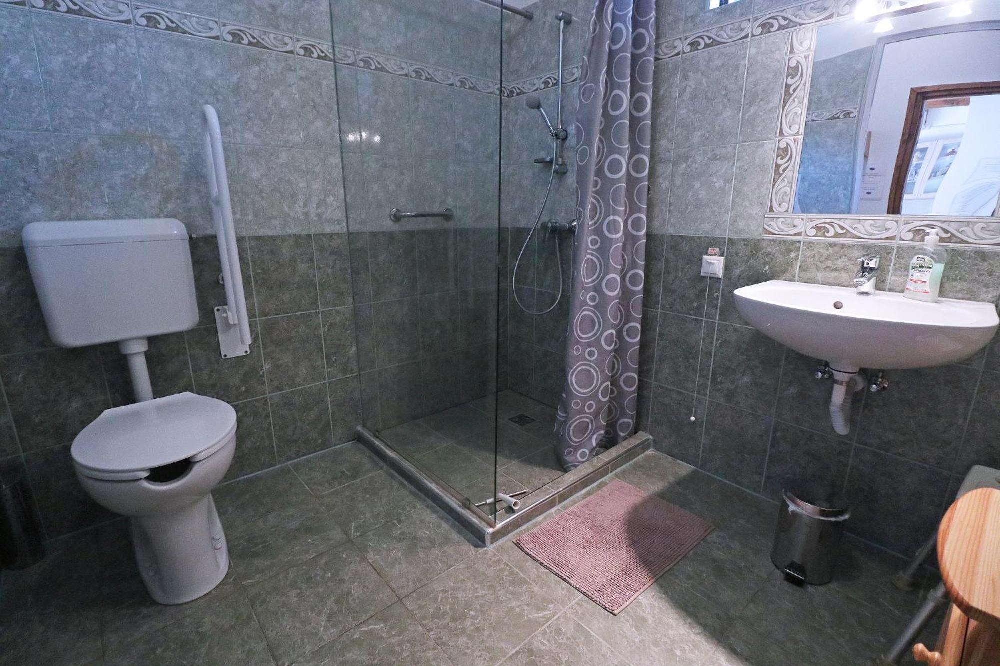 Fuezesi Papa Vendeghaza Hotel Harta Luaran gambar