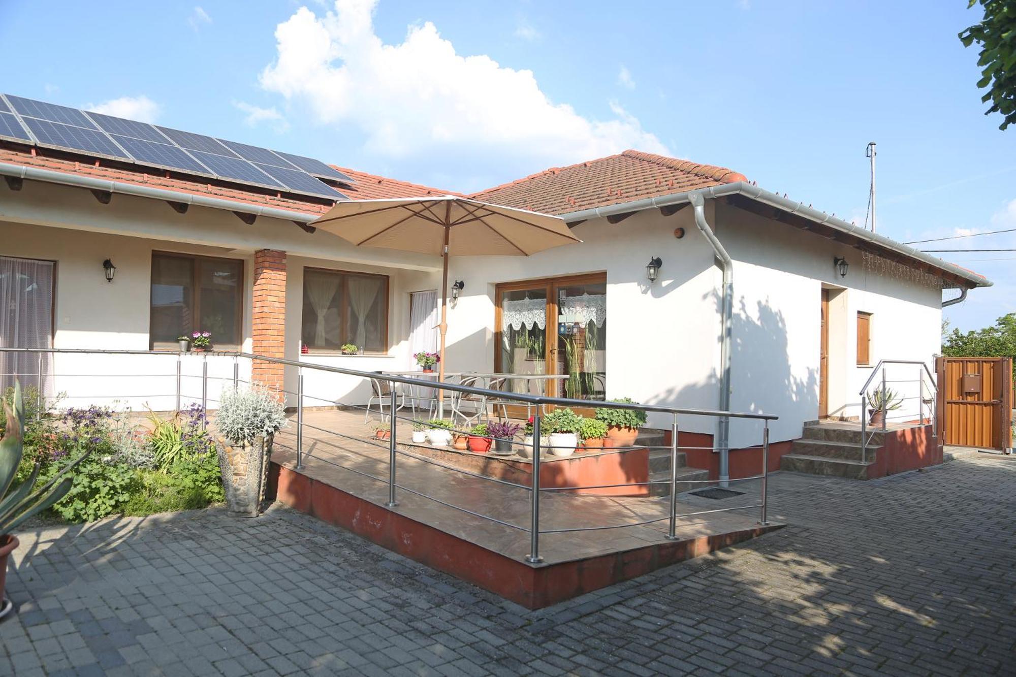Fuezesi Papa Vendeghaza Hotel Harta Luaran gambar